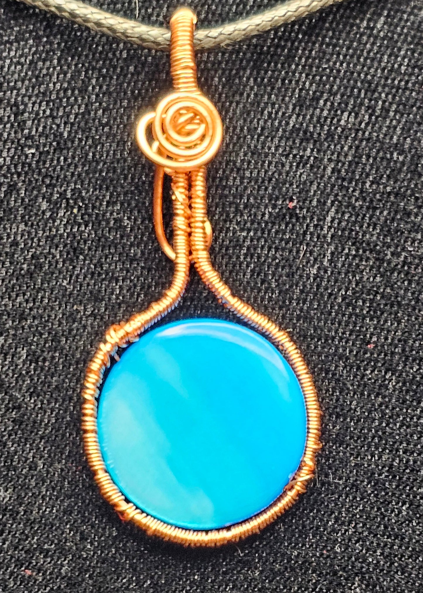 Blue Mother of Pearl Round Pendant