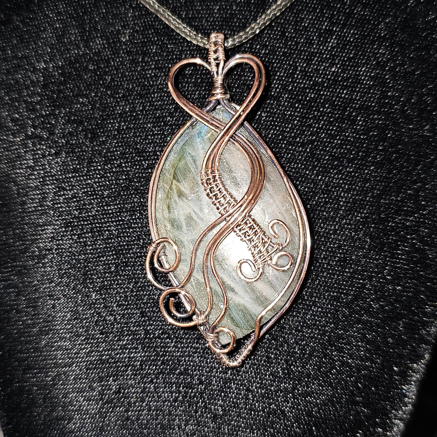 Labradorite Hearts Unraveling Pendant