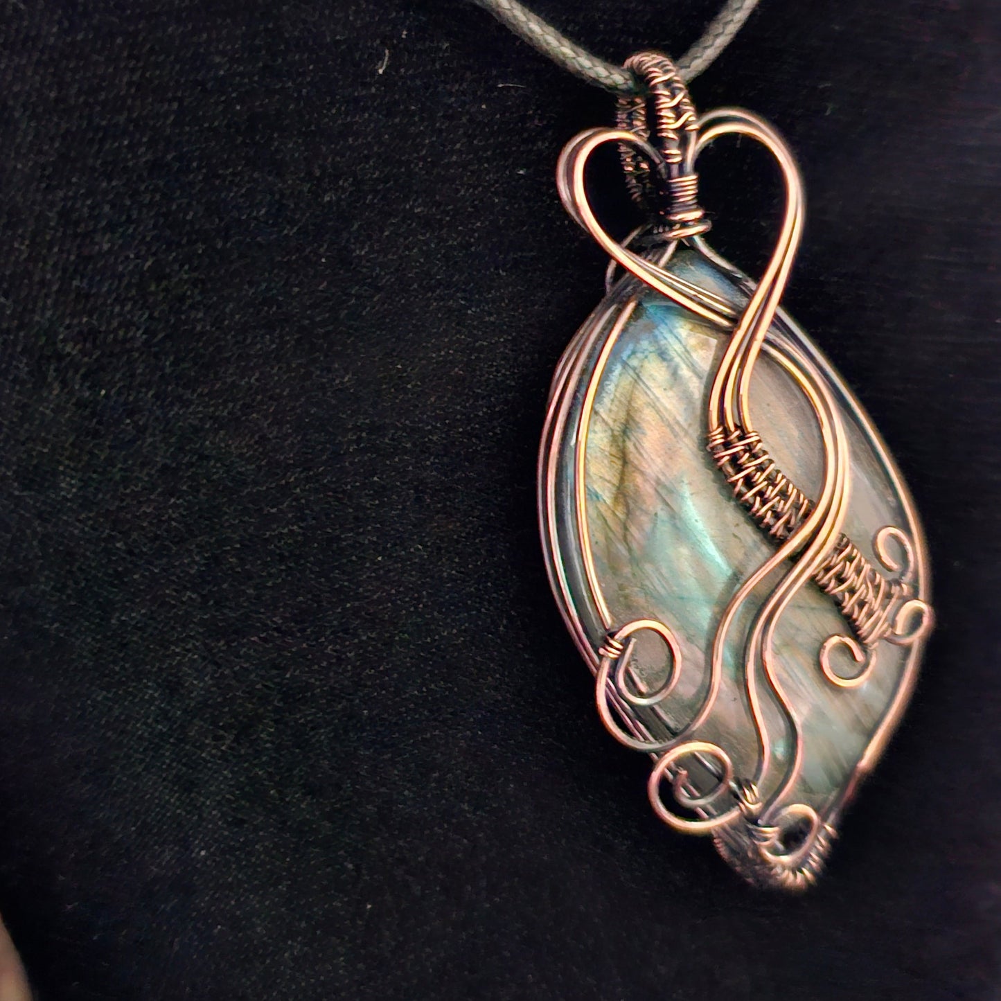 Labradorite Hearts Unraveling Pendant