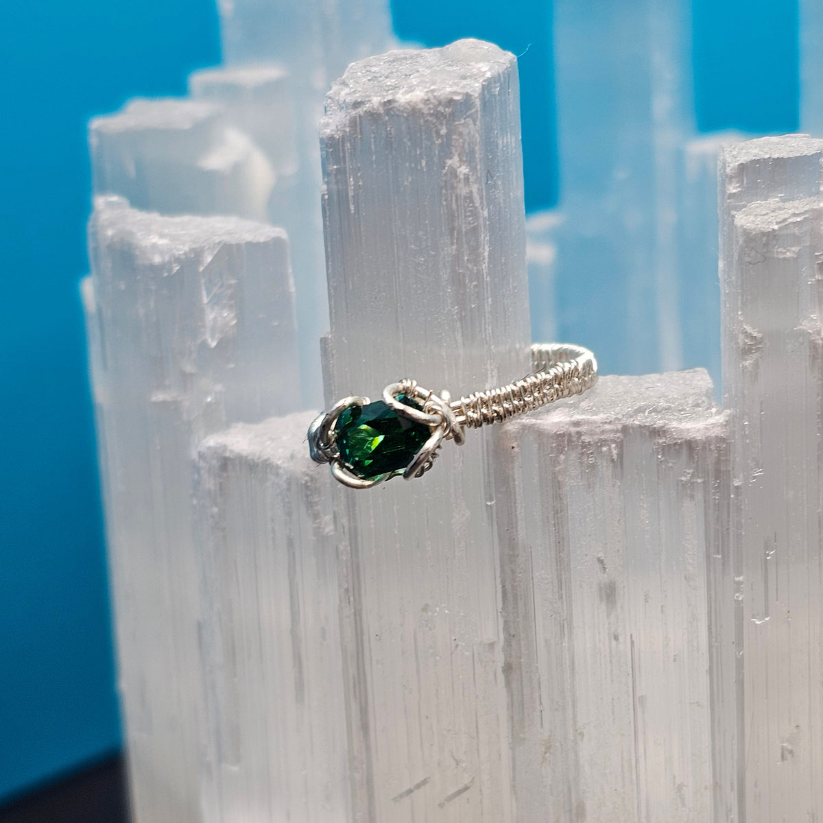 Emerald CZ and Silver Weave Ring - Size 10.5
