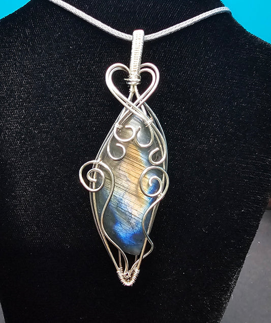 Blue Flash Labradorite Pendant