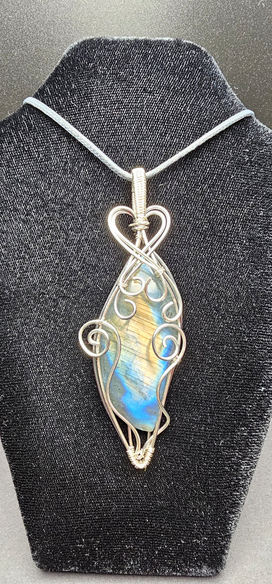 Blue Flash Labradorite Pendant
