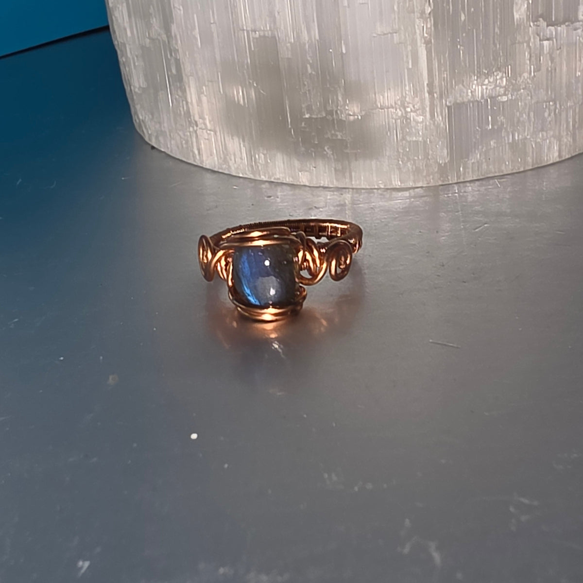 Blue Flash Labradorite Bar setting Woven Band - Size 8