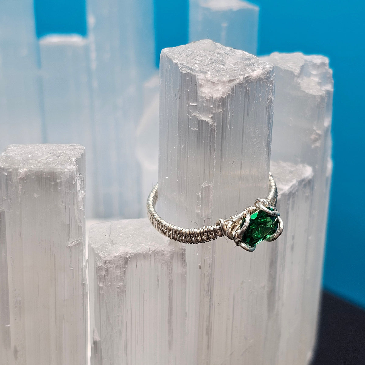Emerald CZ and Silver Weave Ring - Size 10.5