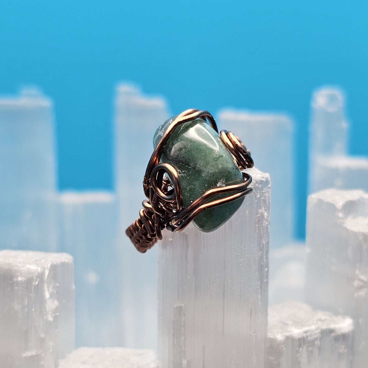 Green Aventurine Side Swirls and Curls Antique Copper Ring - Size 9