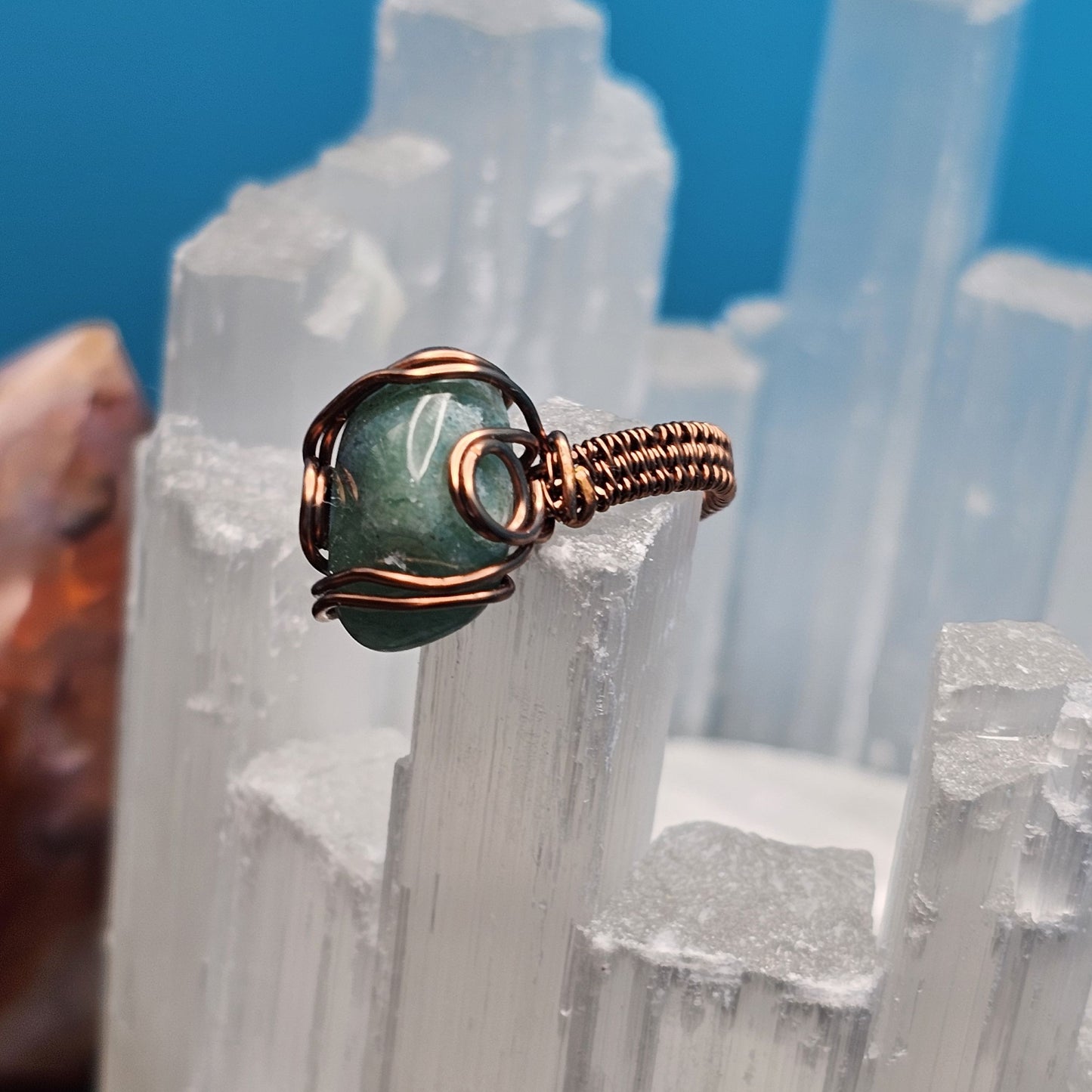 Green Aventurine Side Swirls and Curls Antique Copper Ring - Size 9